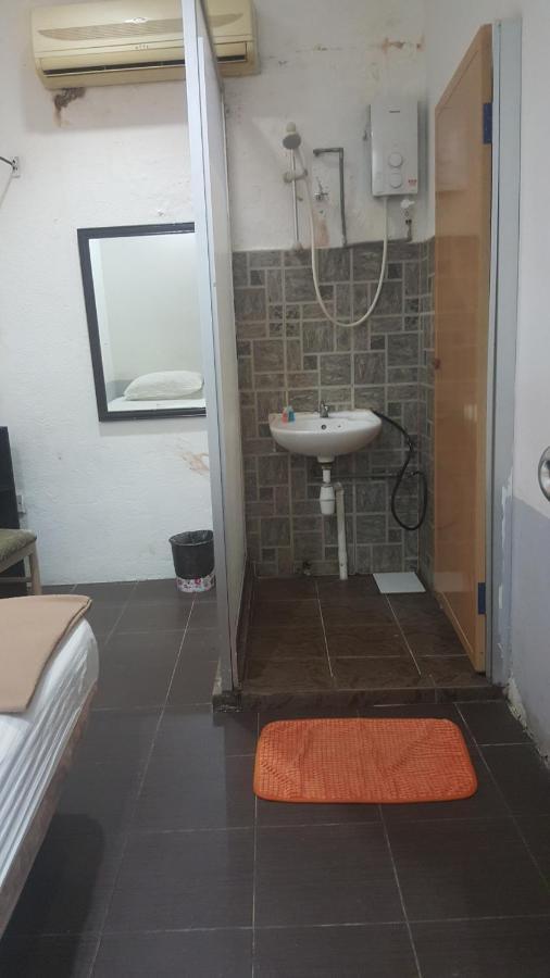 G99 Hotel George Town Bagian luar foto