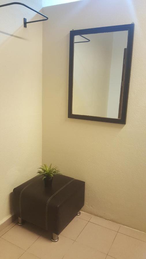 G99 Hotel George Town Bagian luar foto