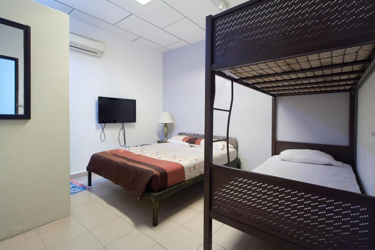G99 Hotel George Town Bagian luar foto
