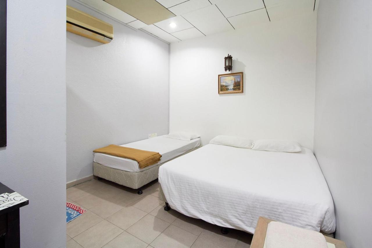 G99 Hotel George Town Bagian luar foto