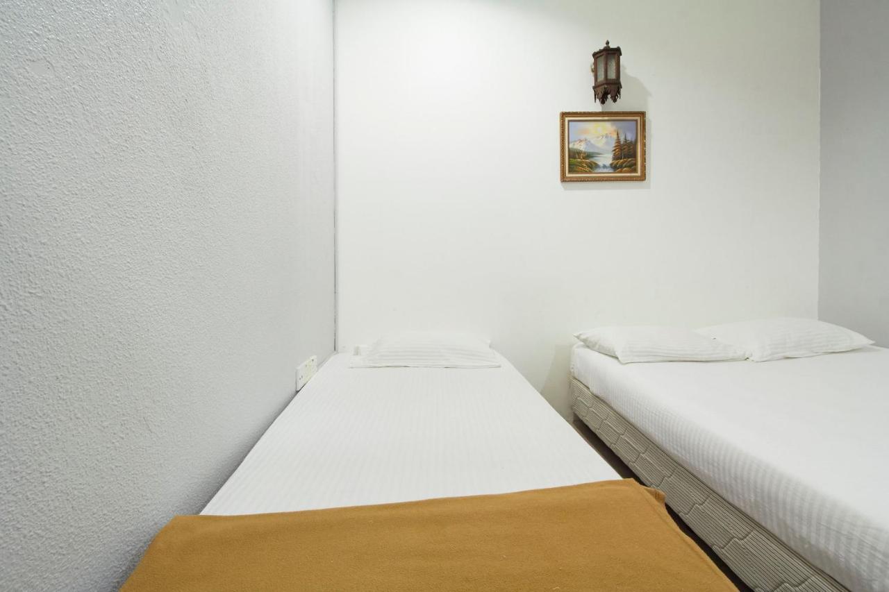 G99 Hotel George Town Bagian luar foto