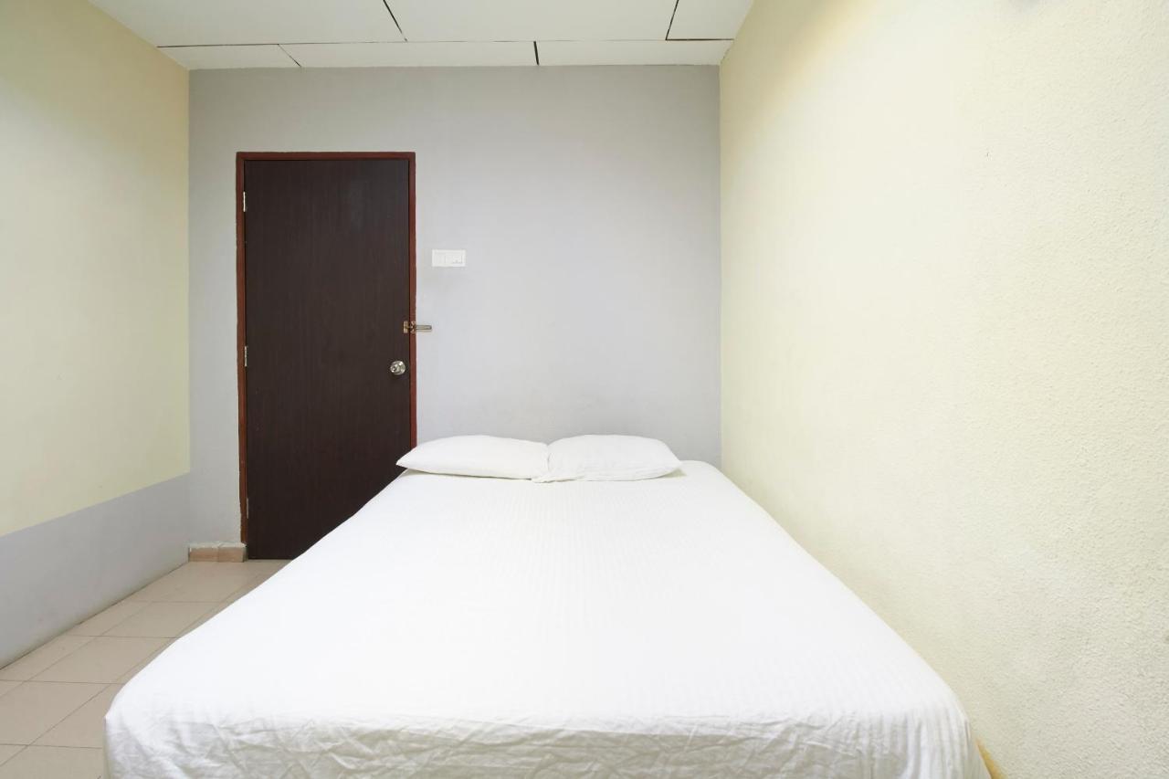 G99 Hotel George Town Bagian luar foto